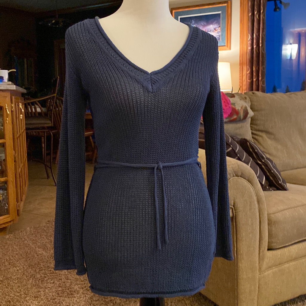 Hem & Thread Crochet Sweater Size Medium